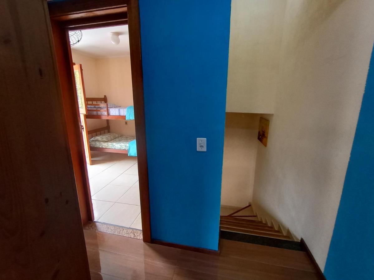 Casa Com Piscina Em *
